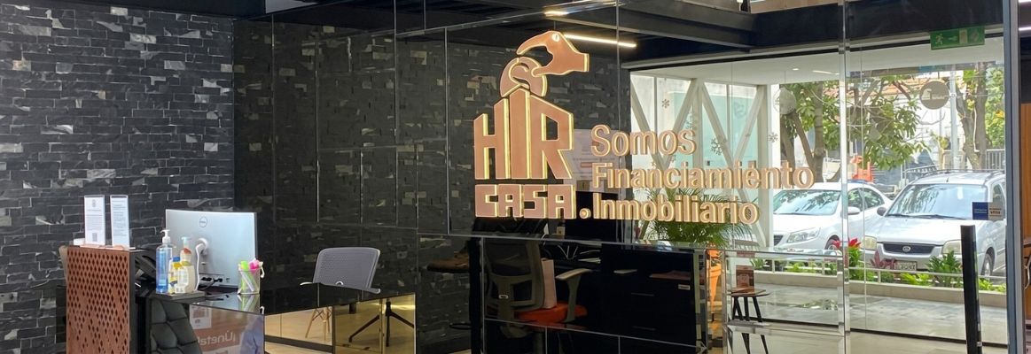 Recepción de sucursal HIR Casa para atención y asesoría en financiamiento inmobiliario.jpg